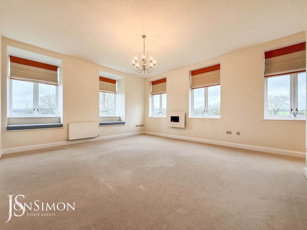 Property photo 3 of 46