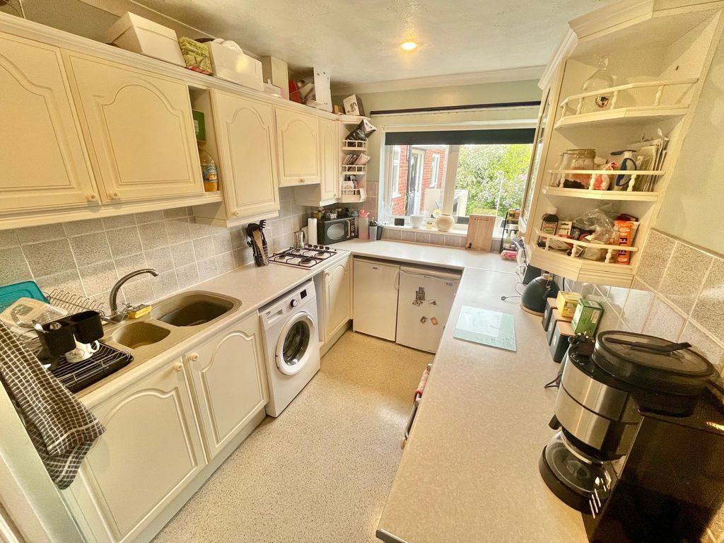 Property photo 2 of 9 Image