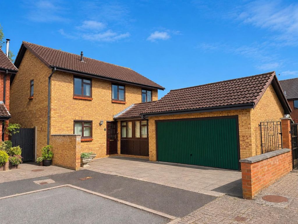 Property photo 1 of 17