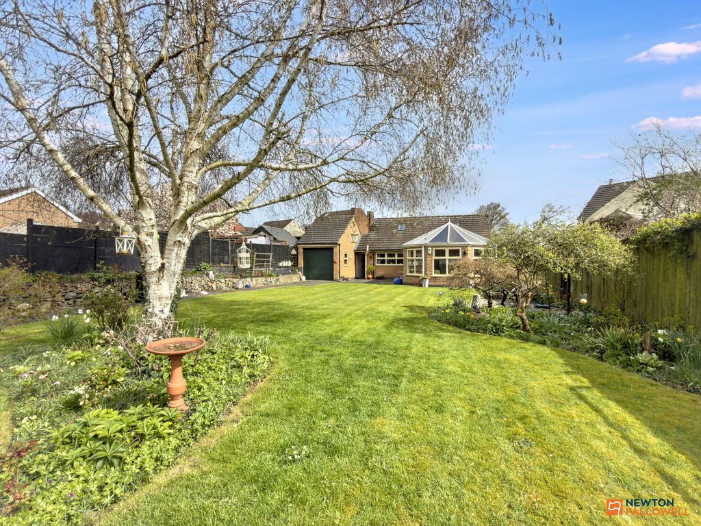 Property photo 2 of 42