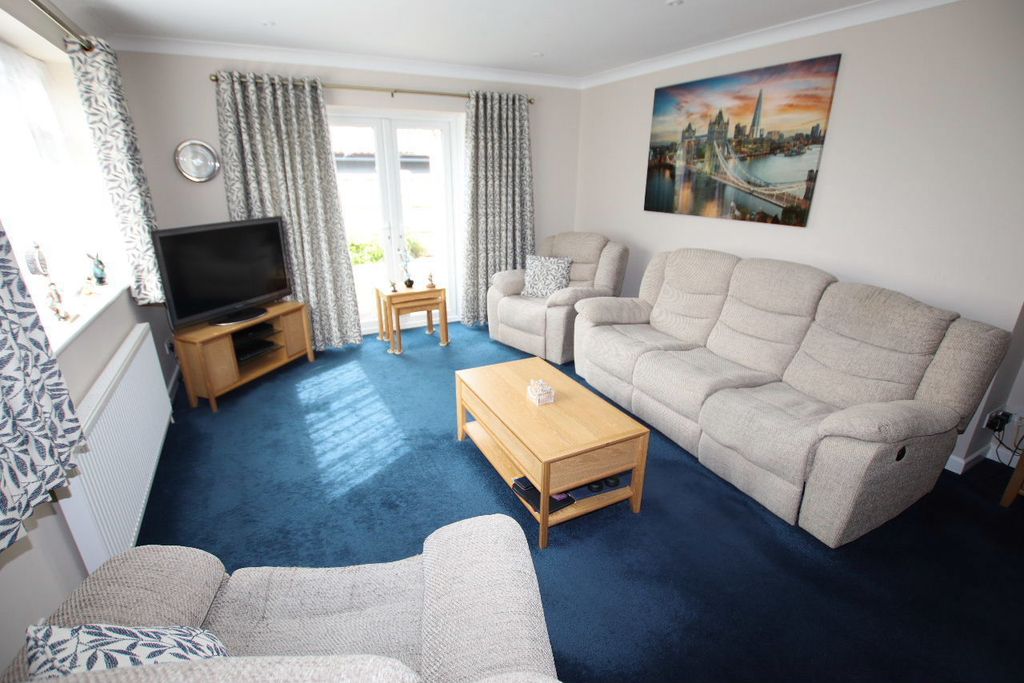 Property photo 1 of 13 Pork Lane, Great Holland