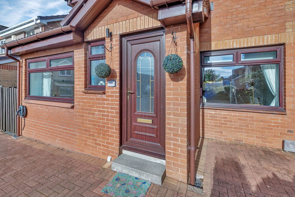 Property photo 2 of 44 1