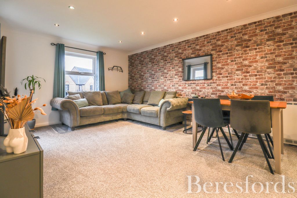 Property photo 2 of 11 Picture No. 13