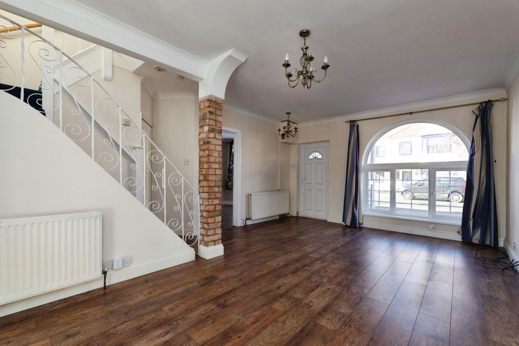 Property photo 2 of 21 Pbox-Img.Jpg