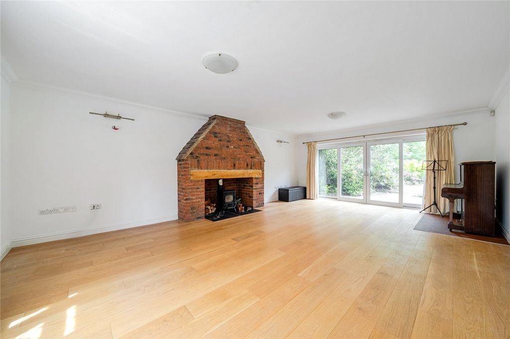 Property photo 3 of 33 Picture No. 21