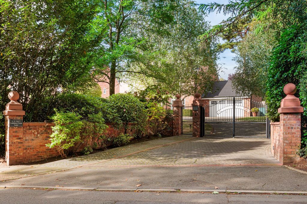Property photo 3 of 37