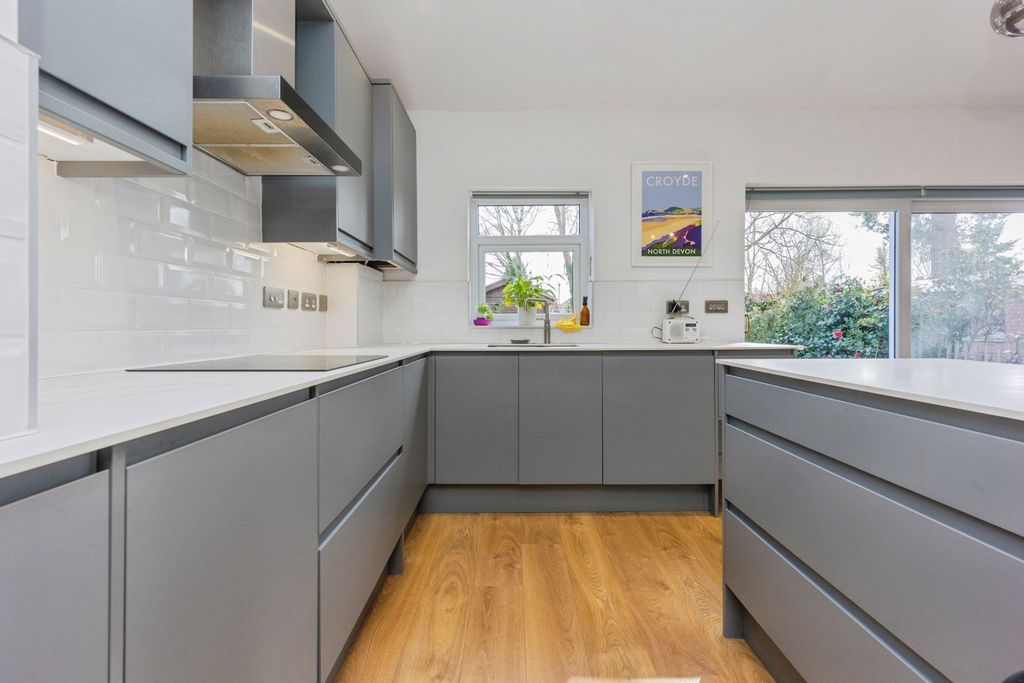 Property photo 3 of 15 Pbox-Img.Jpg