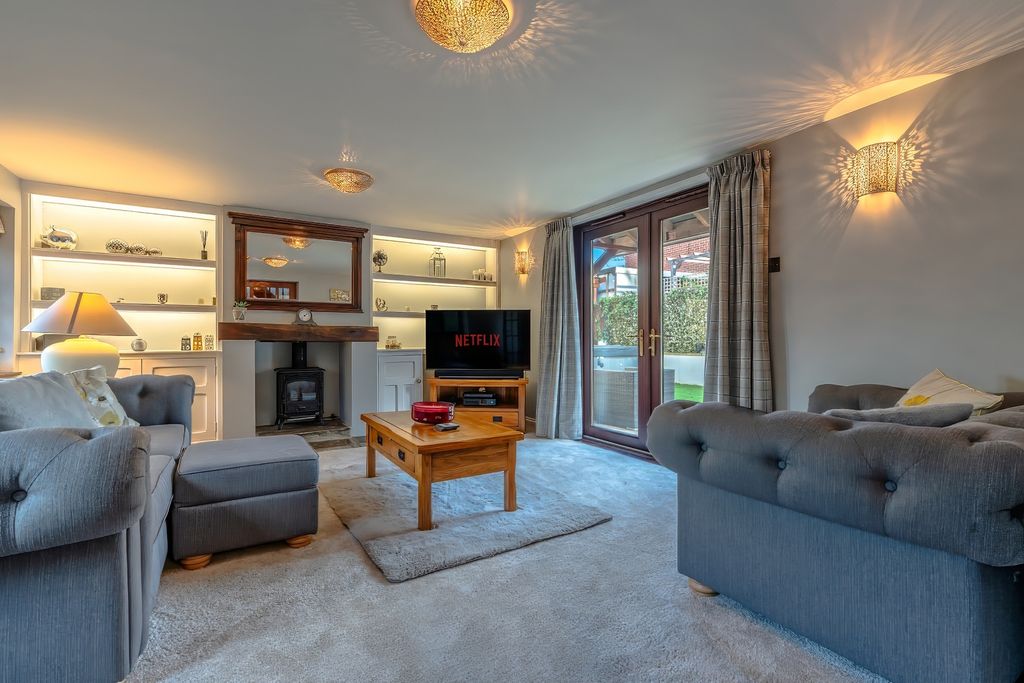 Property photo 1 of 37