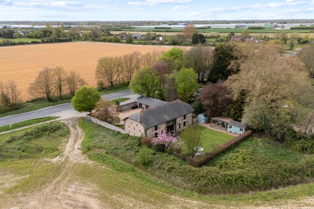 Property photo 3 of 27