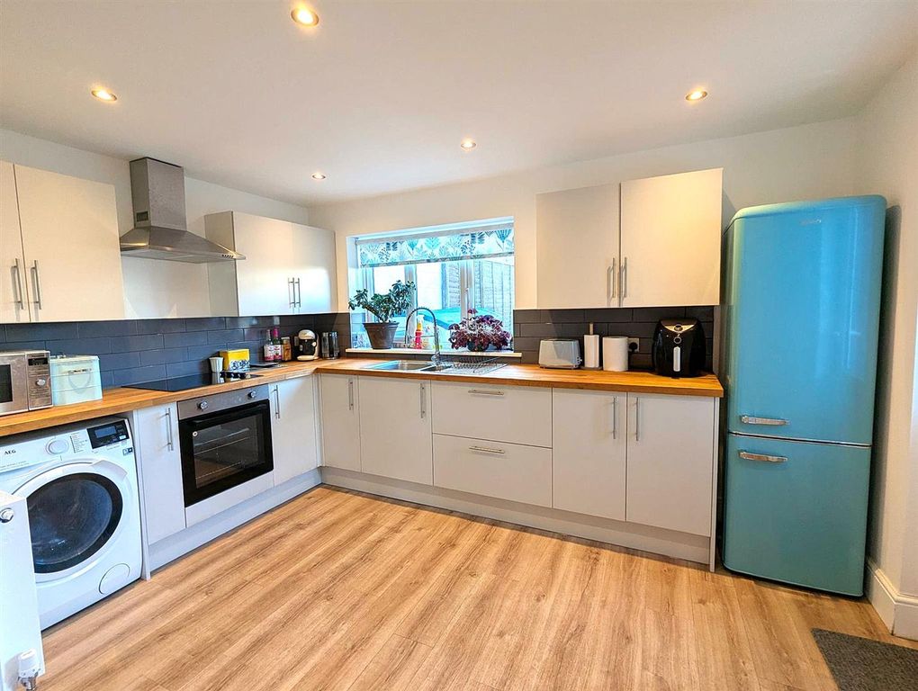 Property photo 2 of 12 Pxl_20251113_091752782.Jpg