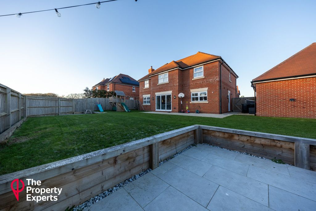 Property photo 2 of 21