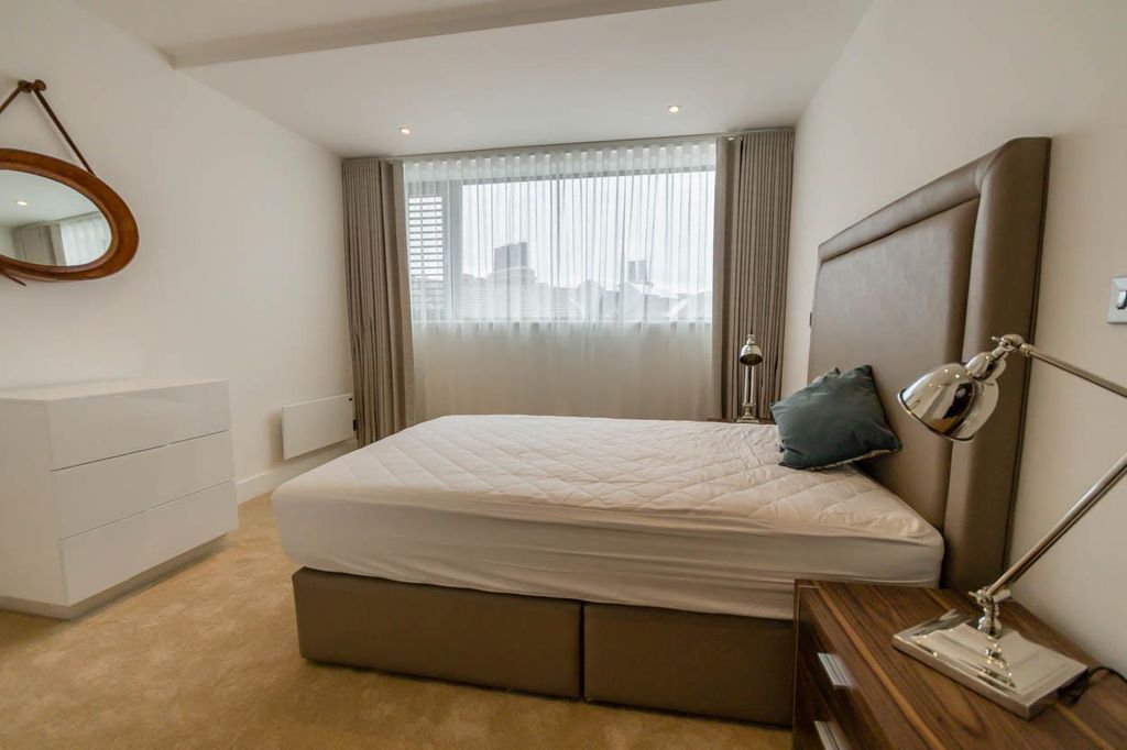 Property photo 3 of 13 Castle Chambers 24 (6).Jpg