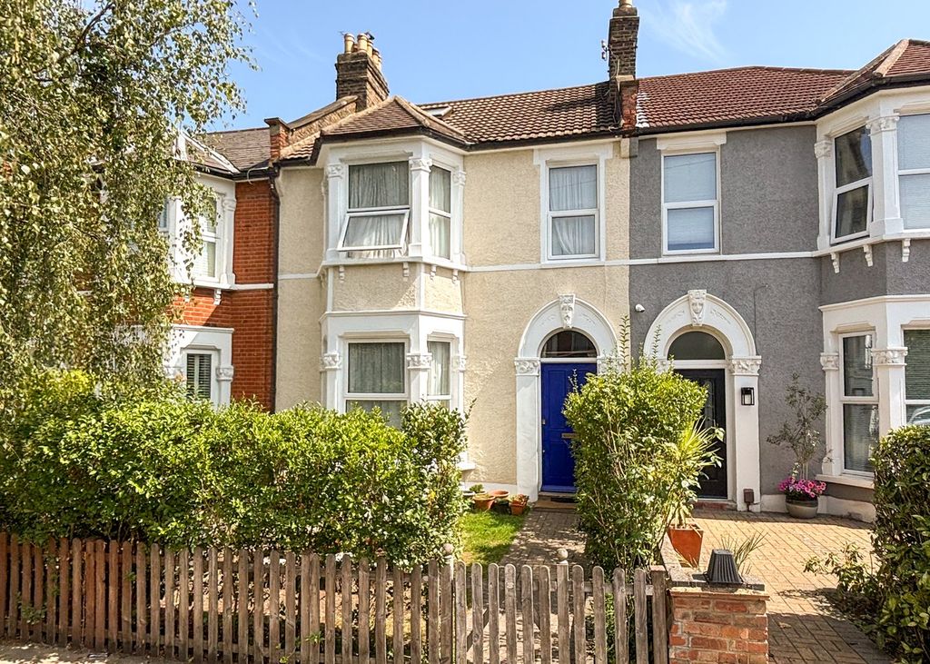 Property photo 1 of 11