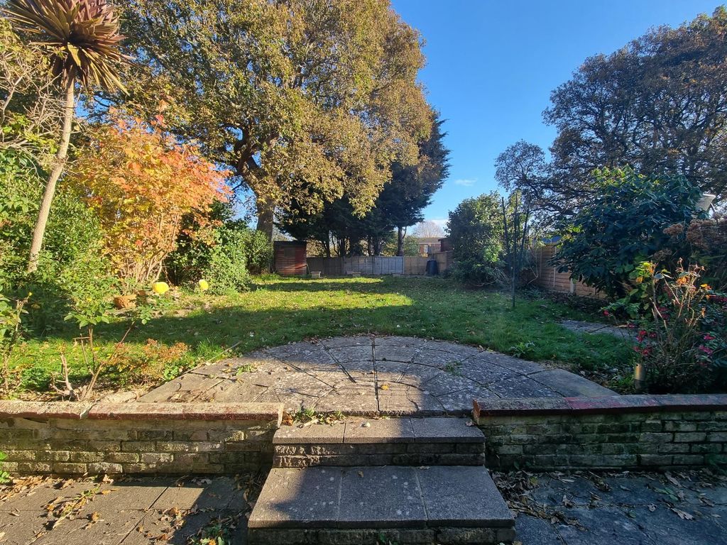 Property photo 3 of 21 Garden