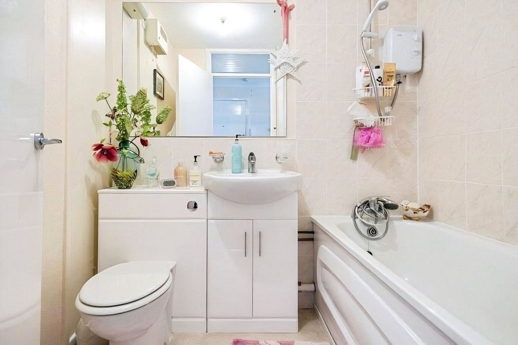 Property photo 3 of 5 Bathroom