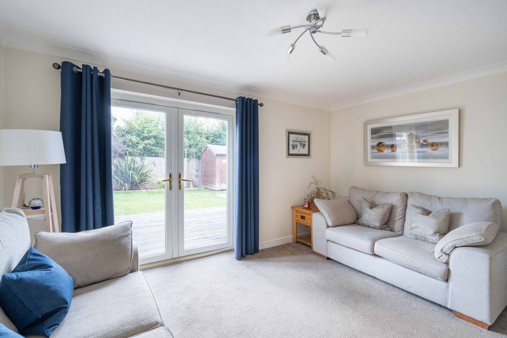 Property photo 2 of 12