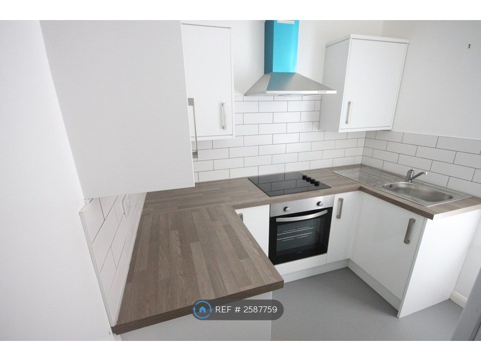 Property photo 1 of 7 Kitchen