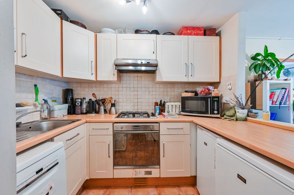 Property photo 3 of 9