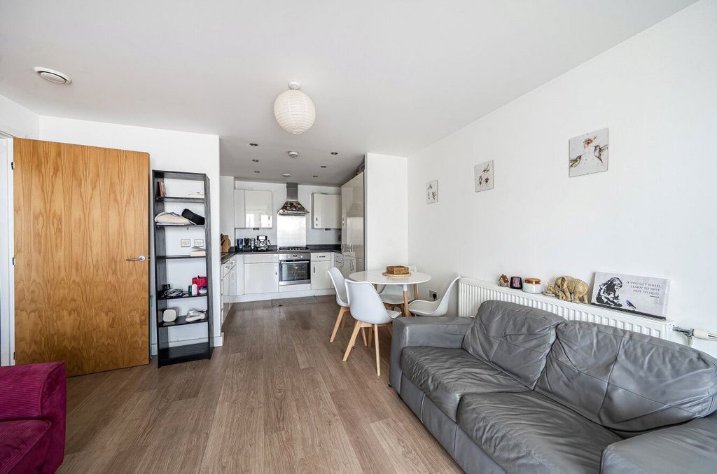Property photo 3 of 11 1481071-4-6A3d1B2...