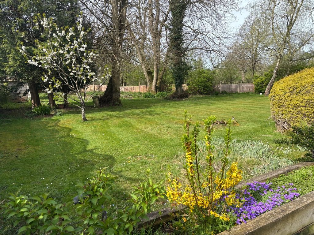 Property photo 1 of 13 Photo 10