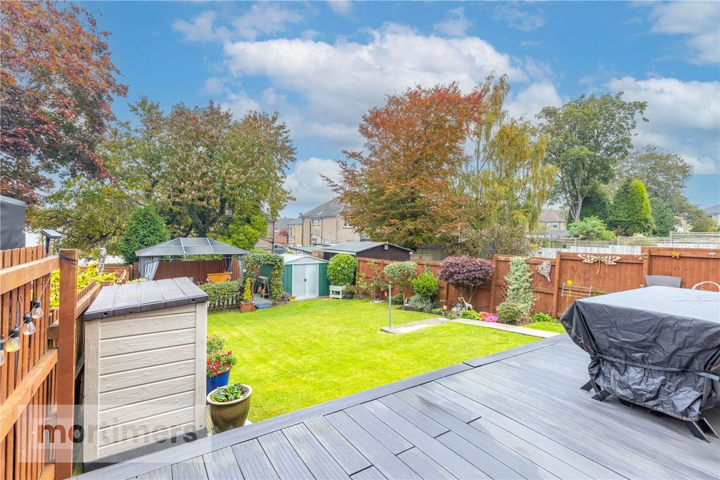 Property photo 3 of 24 Garden