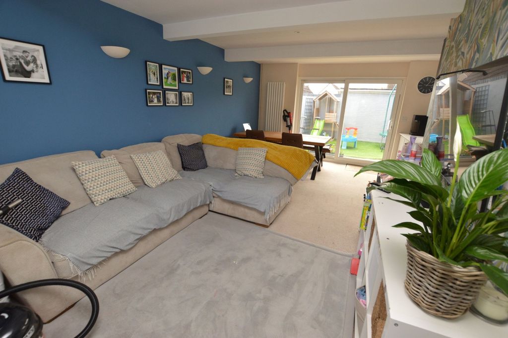 Property photo 3 of 19 Living Room