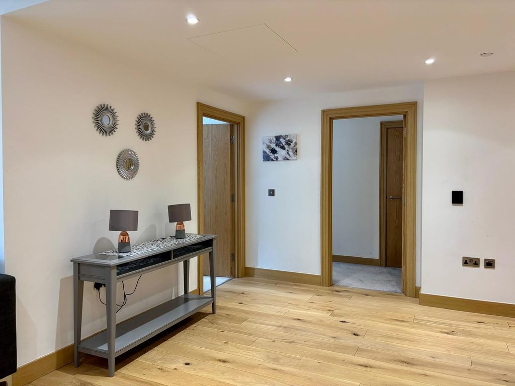 Property photo 3 of 8 Hall