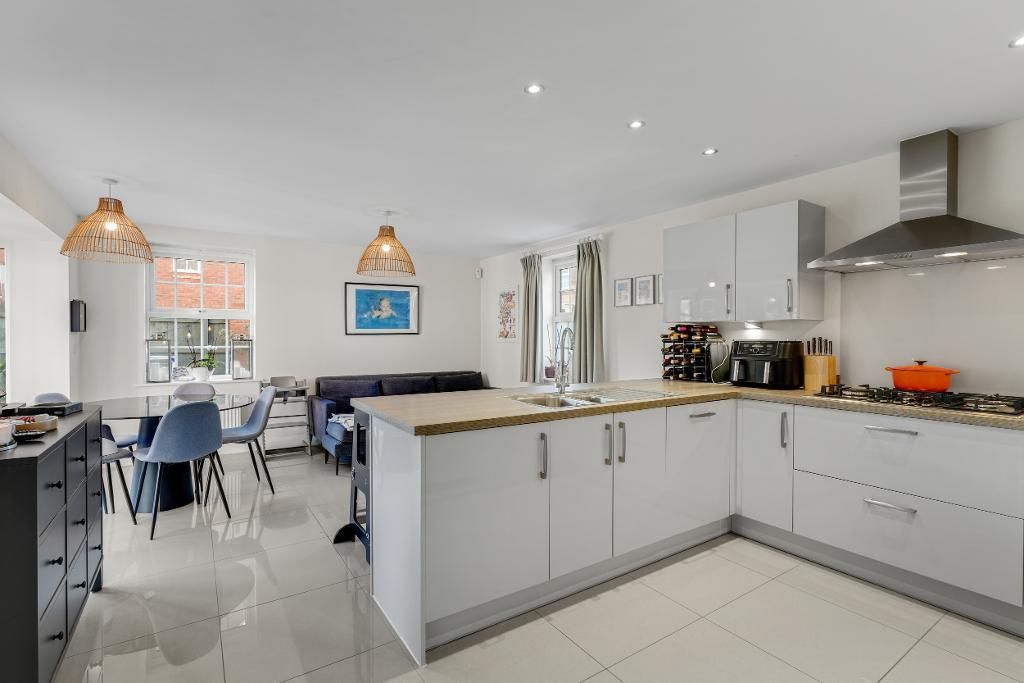 Property photo 3 of 30 Photo 3