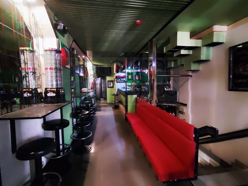 Property photo 2 of 40