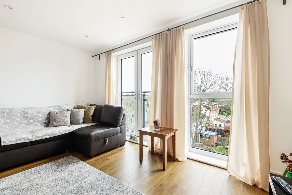 Property photo 3 of 10 3