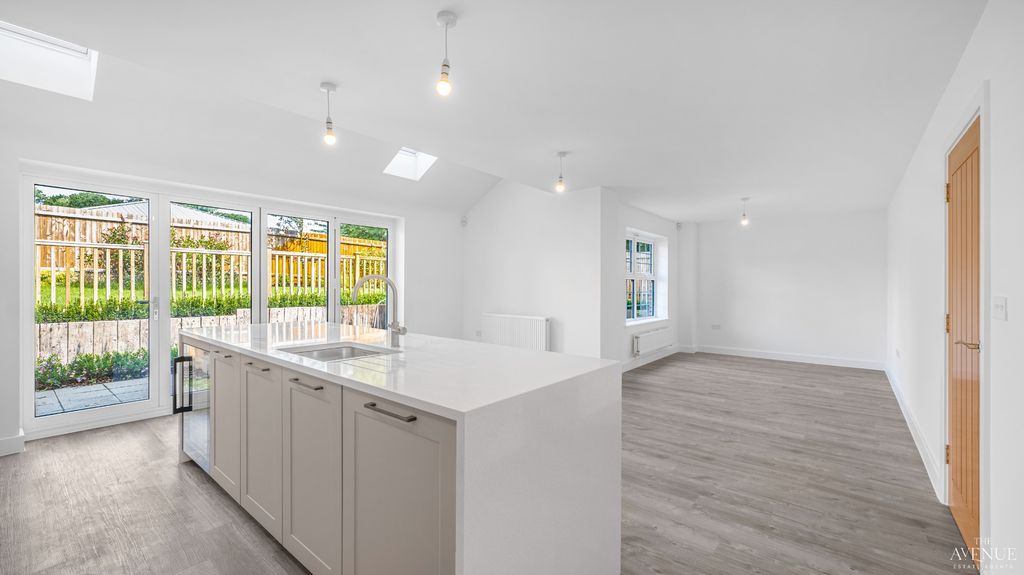Property photo 3 of 47 5268604