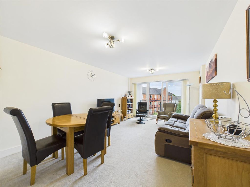 Property photo 3 of 10 Cam04907G0-Pr0259-Still007.Jpg