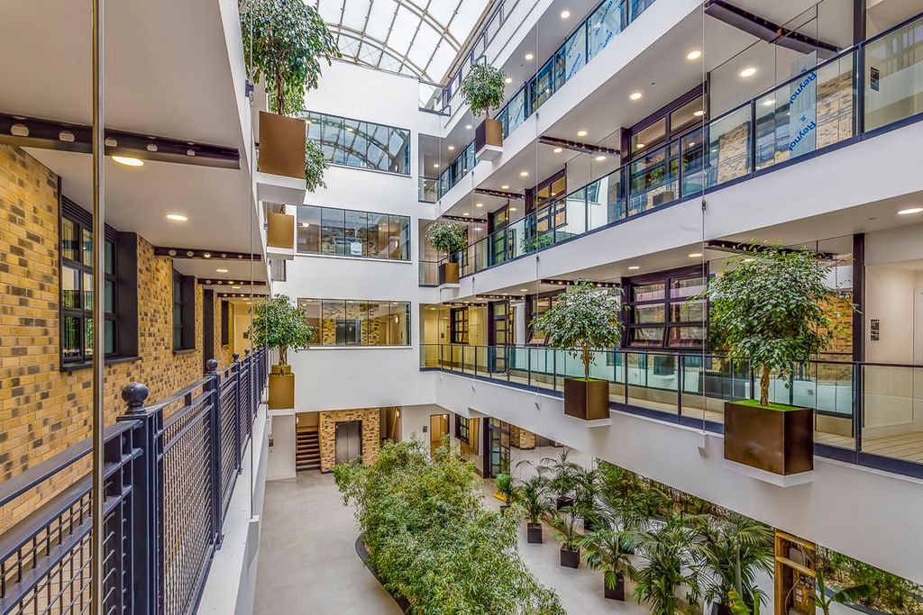 Property photo 2 of 7