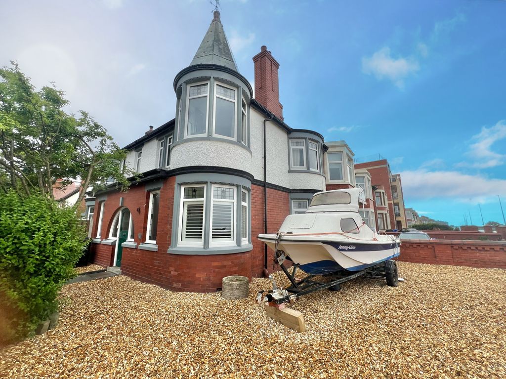 Property photo 1 of 31