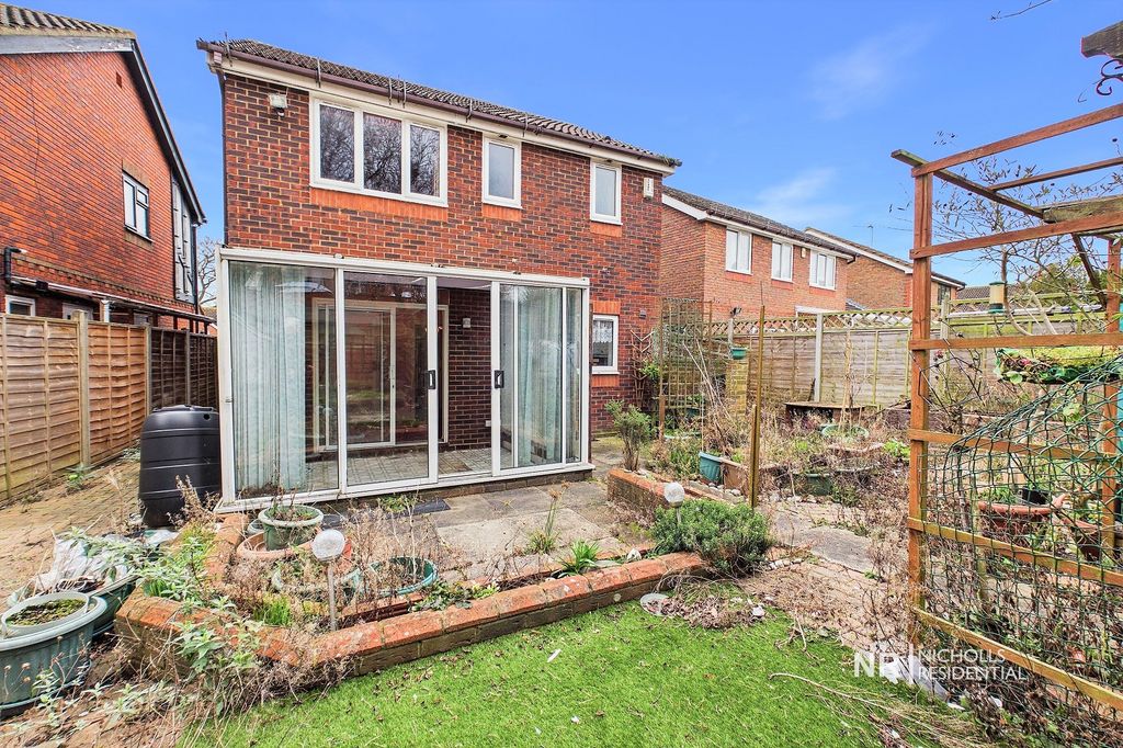 Property photo 2 of 19 Garden Extra Photo 1