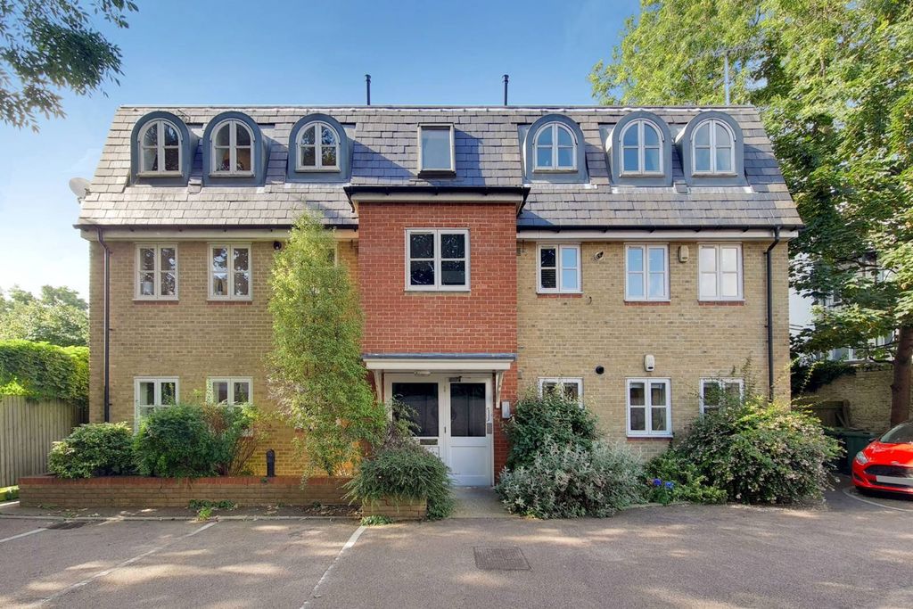 Property photo 2 of 11