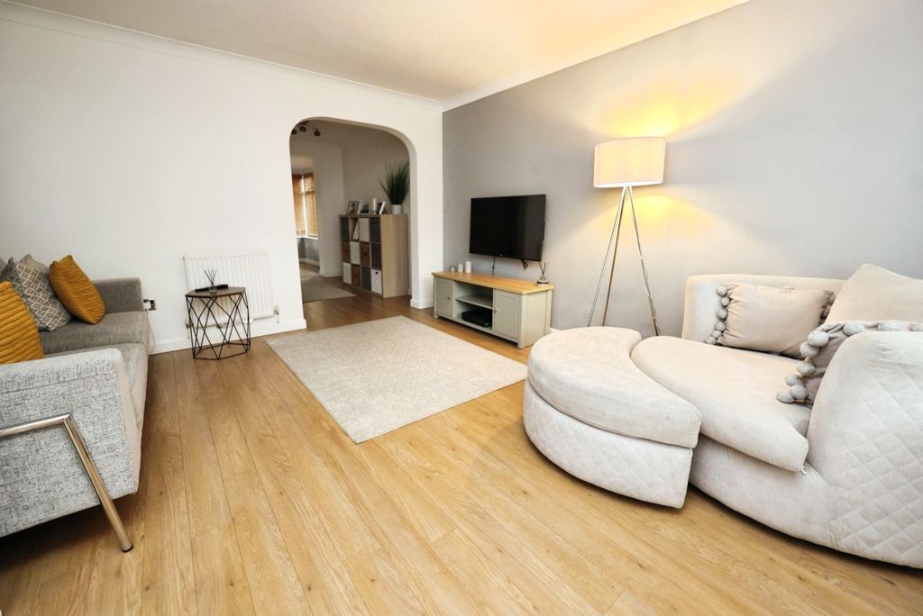 Property photo 3 of 32 4531703
