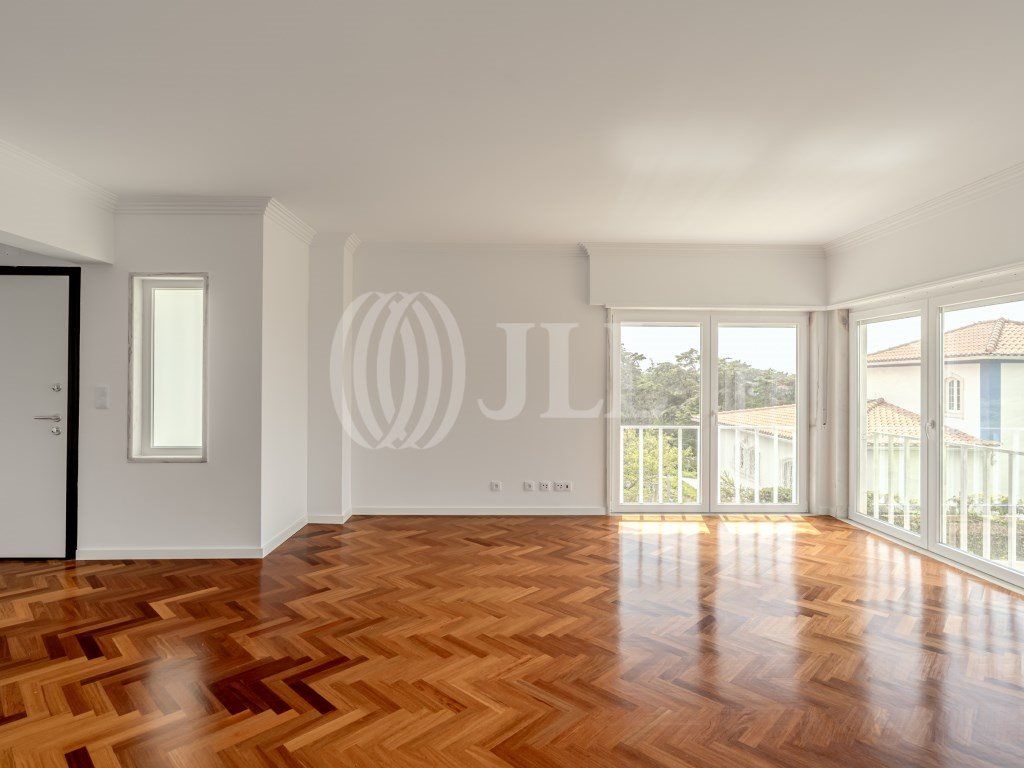 Property photo 1 of 34 Triplex Villa, In São João Das Lampas, Sintra