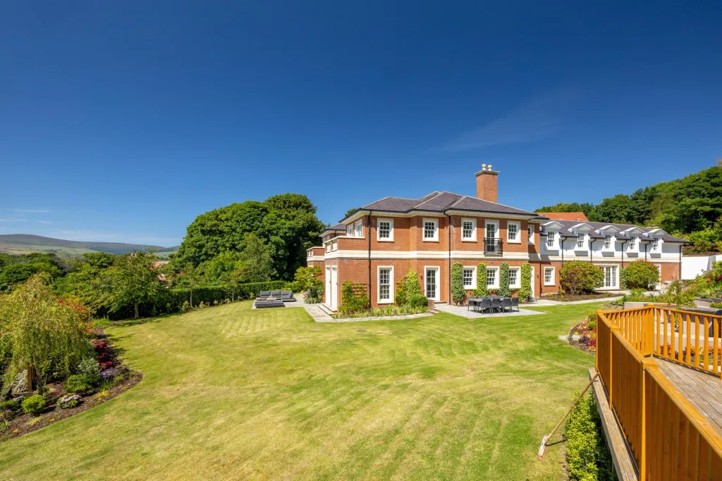 Property photo 3 of 68