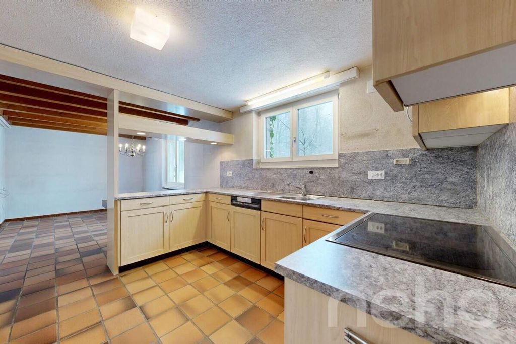 Property photo 3 of 11