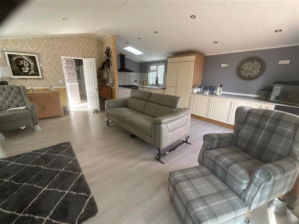 Property photo 3 of 14 Lounge/Kitchen/Diner