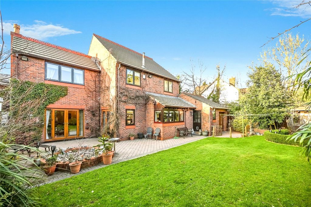 Property photo 2 of 27 Picture No. 24