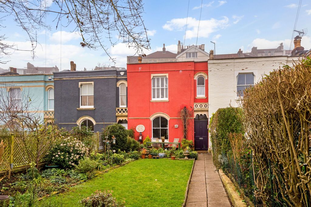 Property photo 1 of 16 Exterior