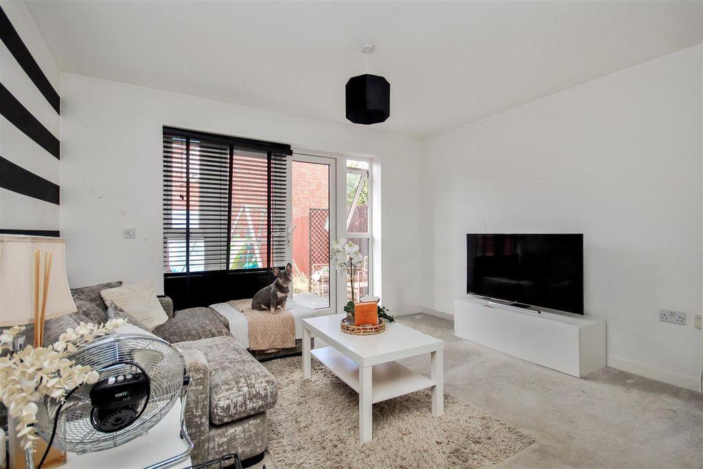 Property photo 2 of 12 Img_8574.Jpg