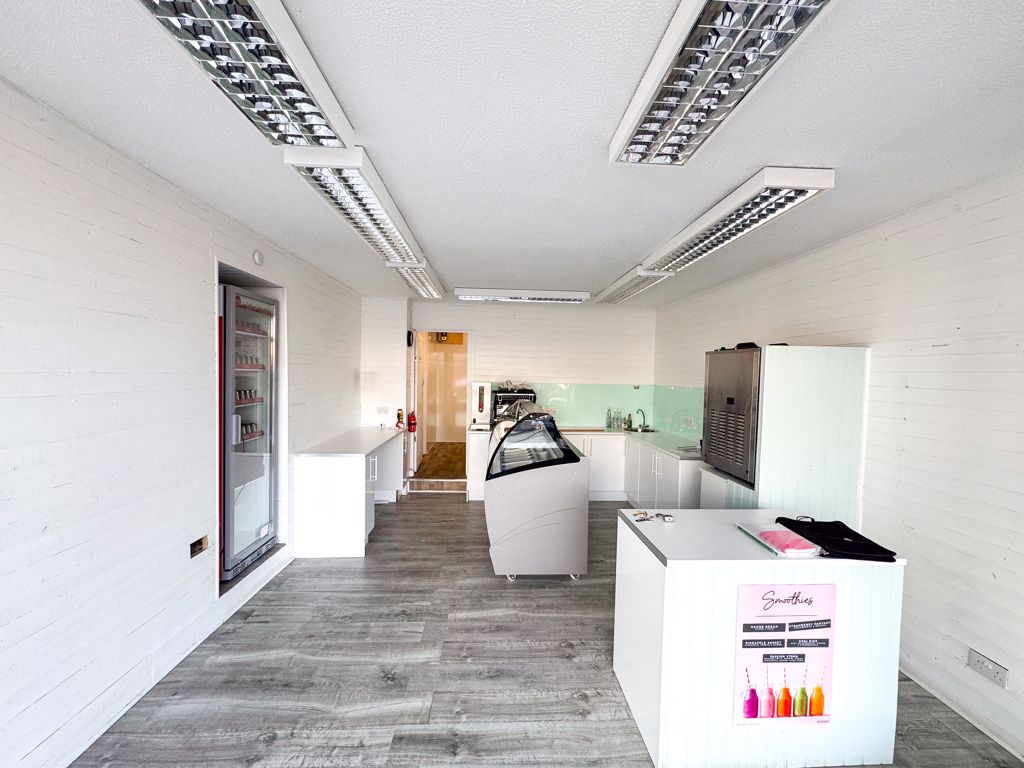 Property photo 3 of 7 Photo 2