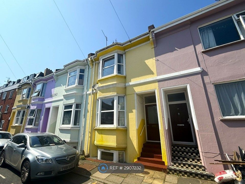 Property photo 1 of 11 Front