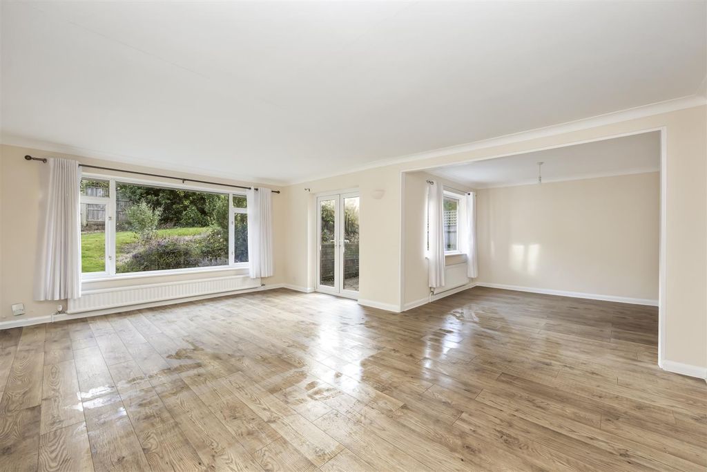 Property photo 2 of 21 Living Room