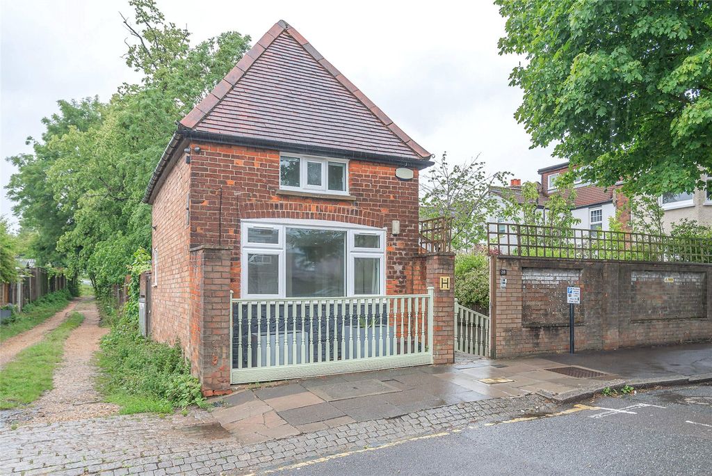 Property photo 1 of 17 Front External A Ai