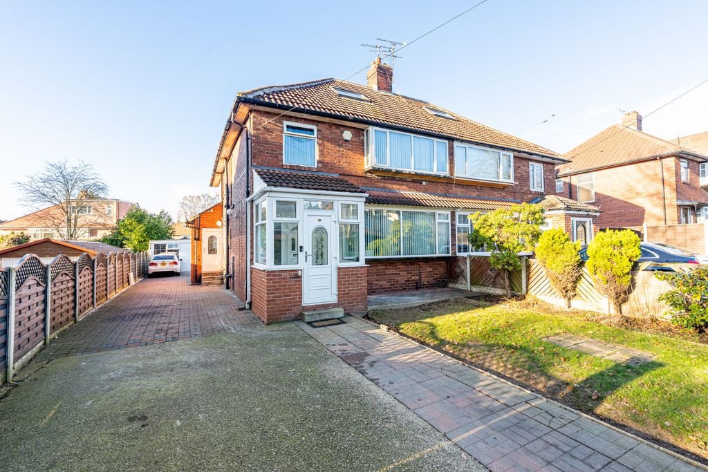 Property photo 3 of 32 Thornlane4