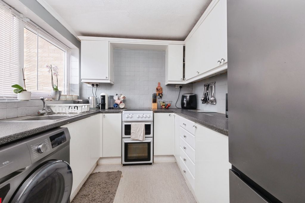 Property photo 3 of 20